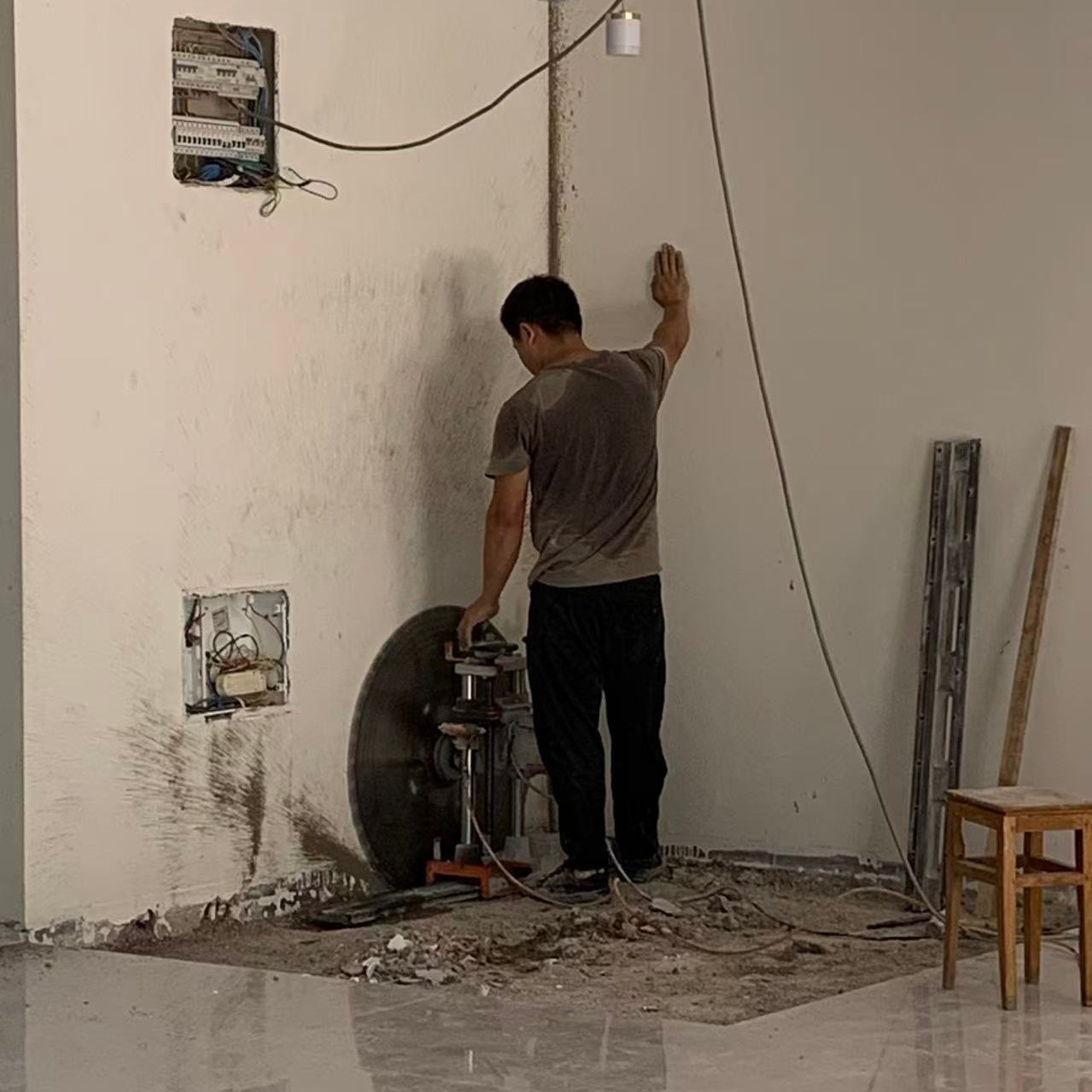 墙体切割施工现场