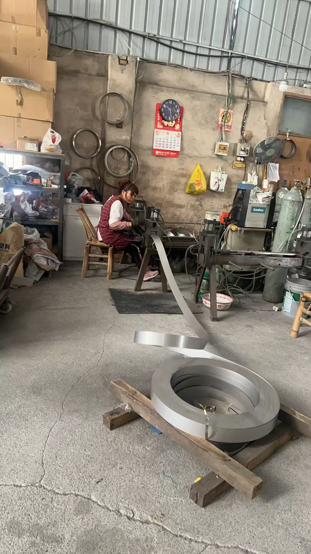 福州钟框生产车间实拍