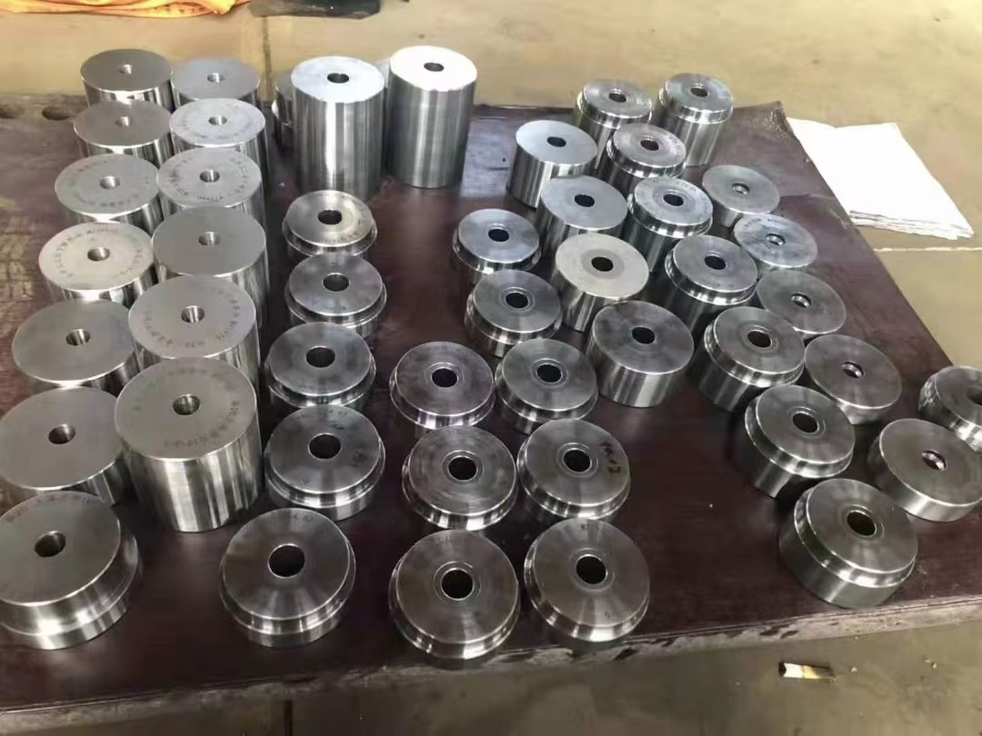 钨钢缩口模具实物展示