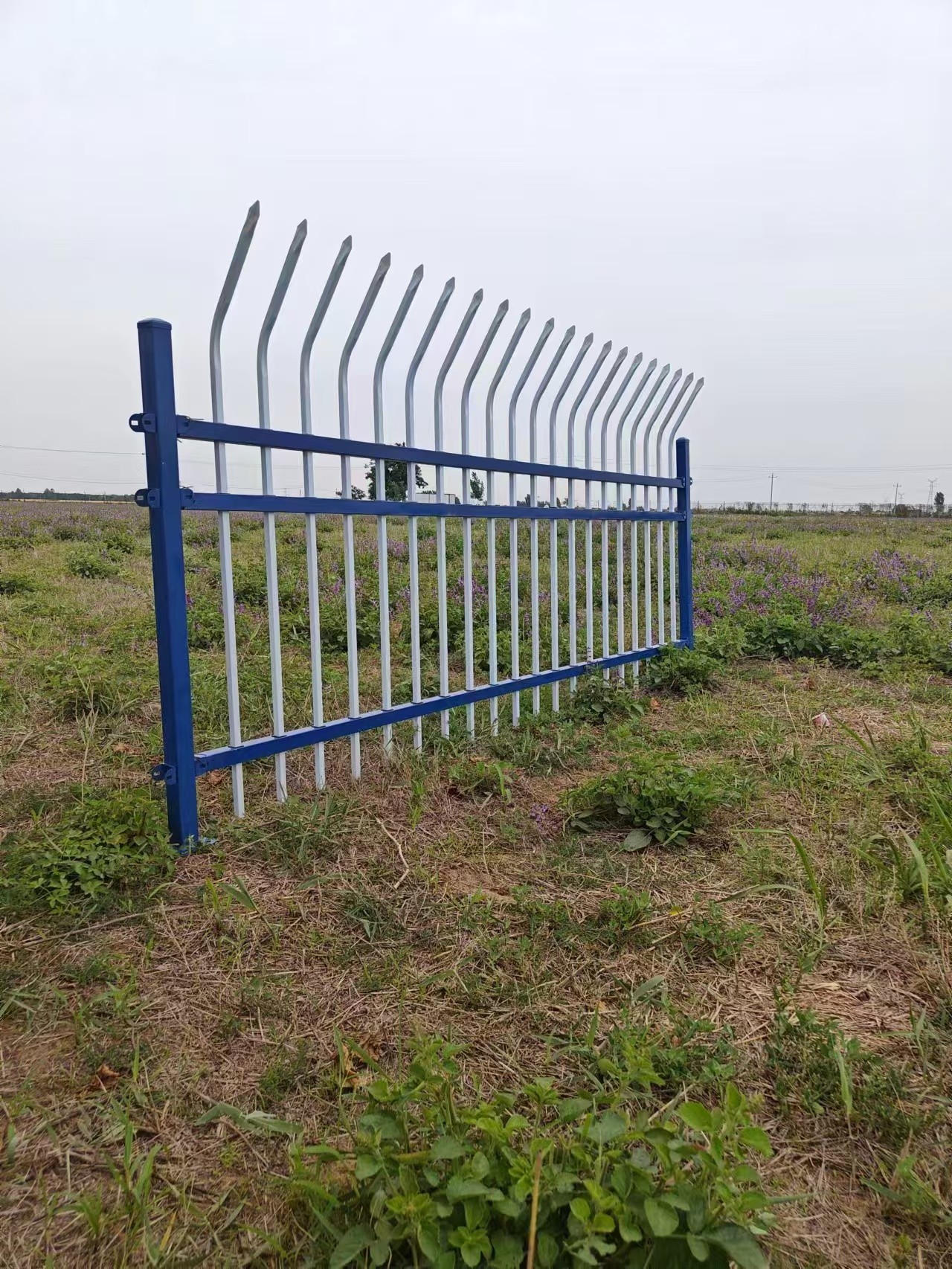 锌钢自建房护栏生产实拍
