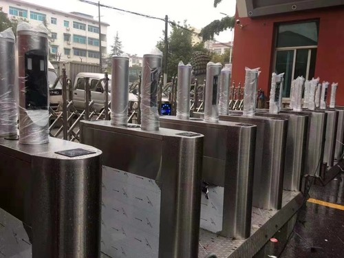 社区出入口智能门禁示例