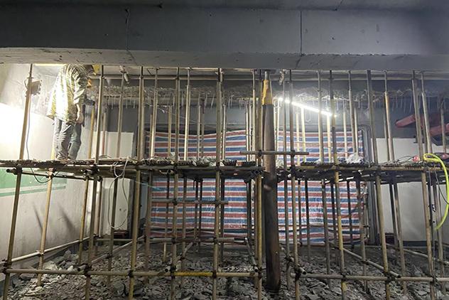 建筑裂缝修补施工现场