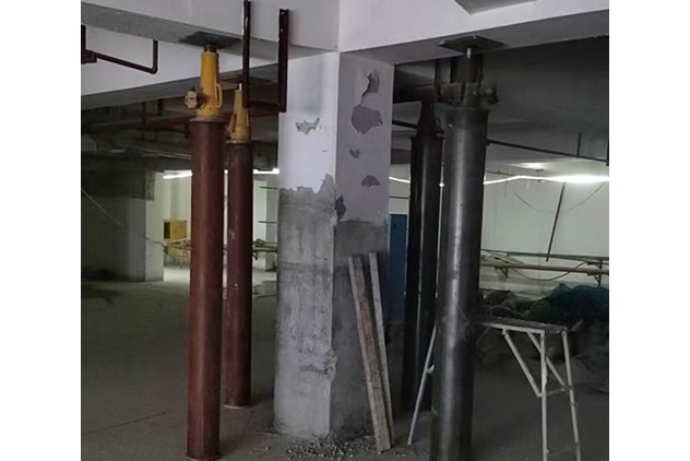 结构加固施工现场示例