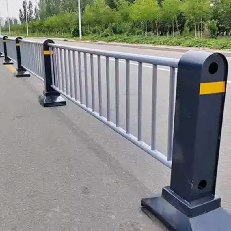 河北道路护栏工厂生产车间实景