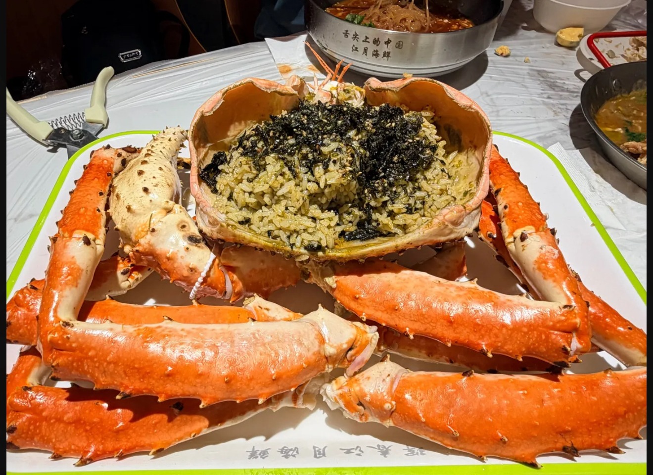 特色蟹黄拌饭现场制作展示