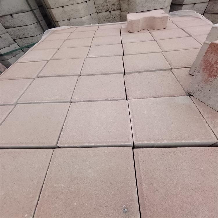 人行道透水砖生产实景