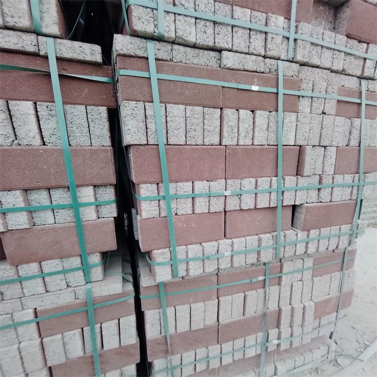 透水步道砖生产车间