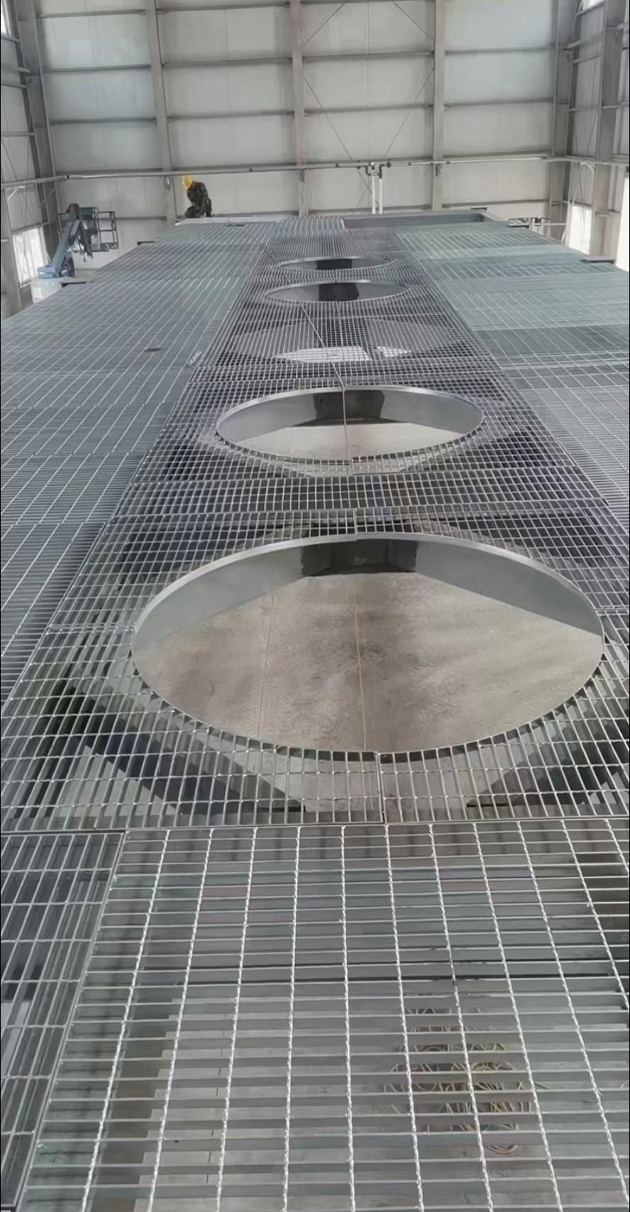 异形钢格板生产工艺实景图