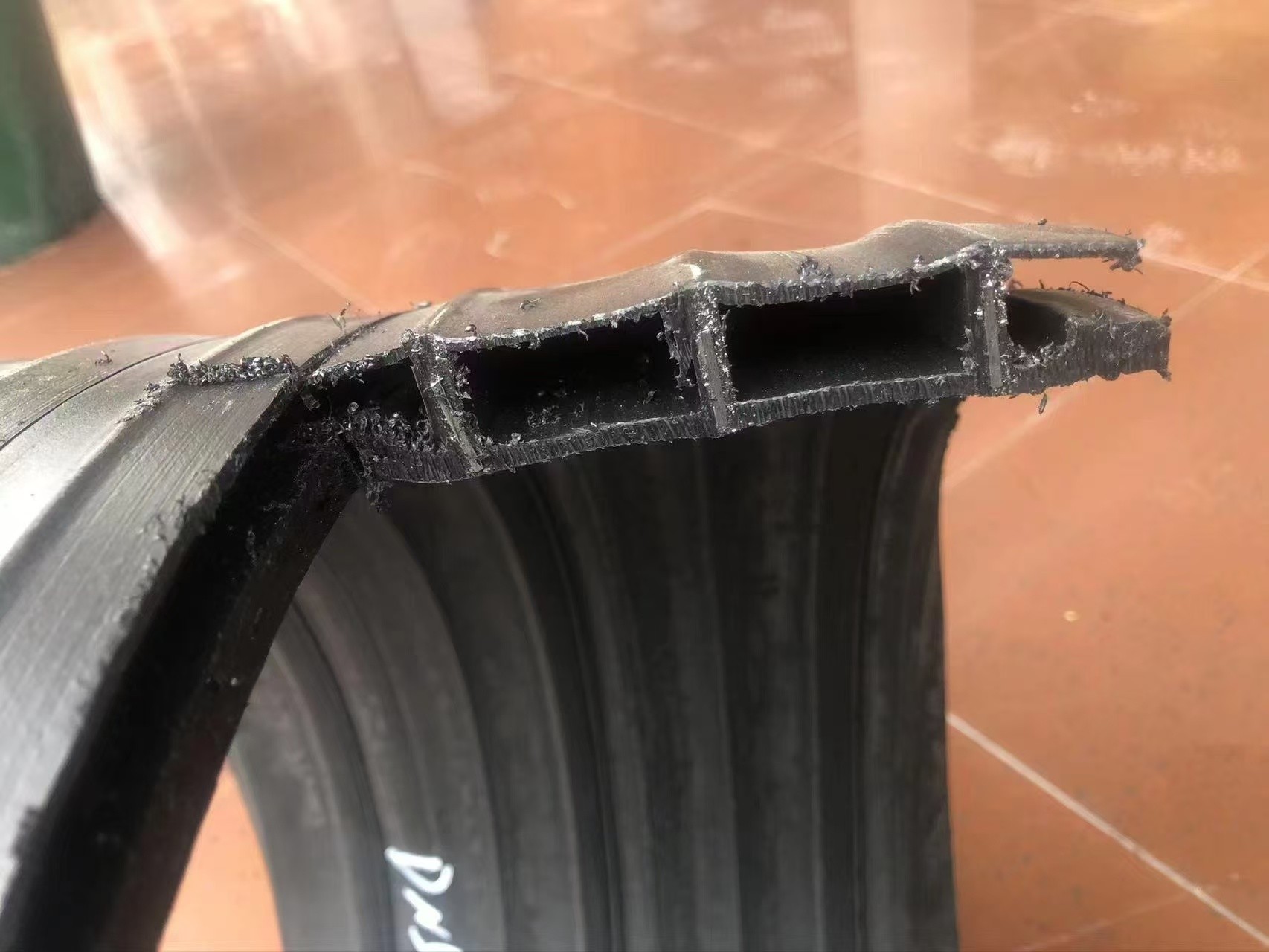 双平壁钢塑复合缠绕排水管生产线实景