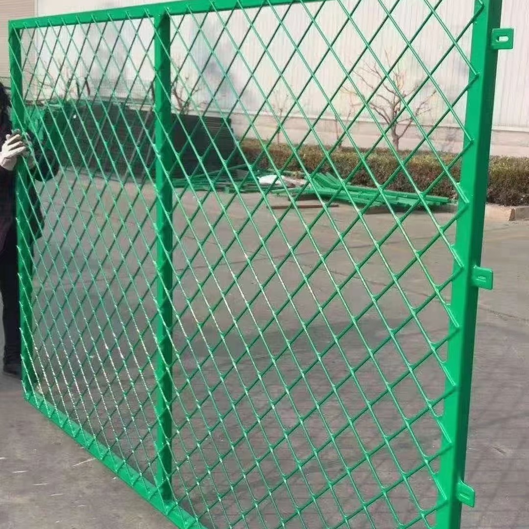 防抛网护栏实拍