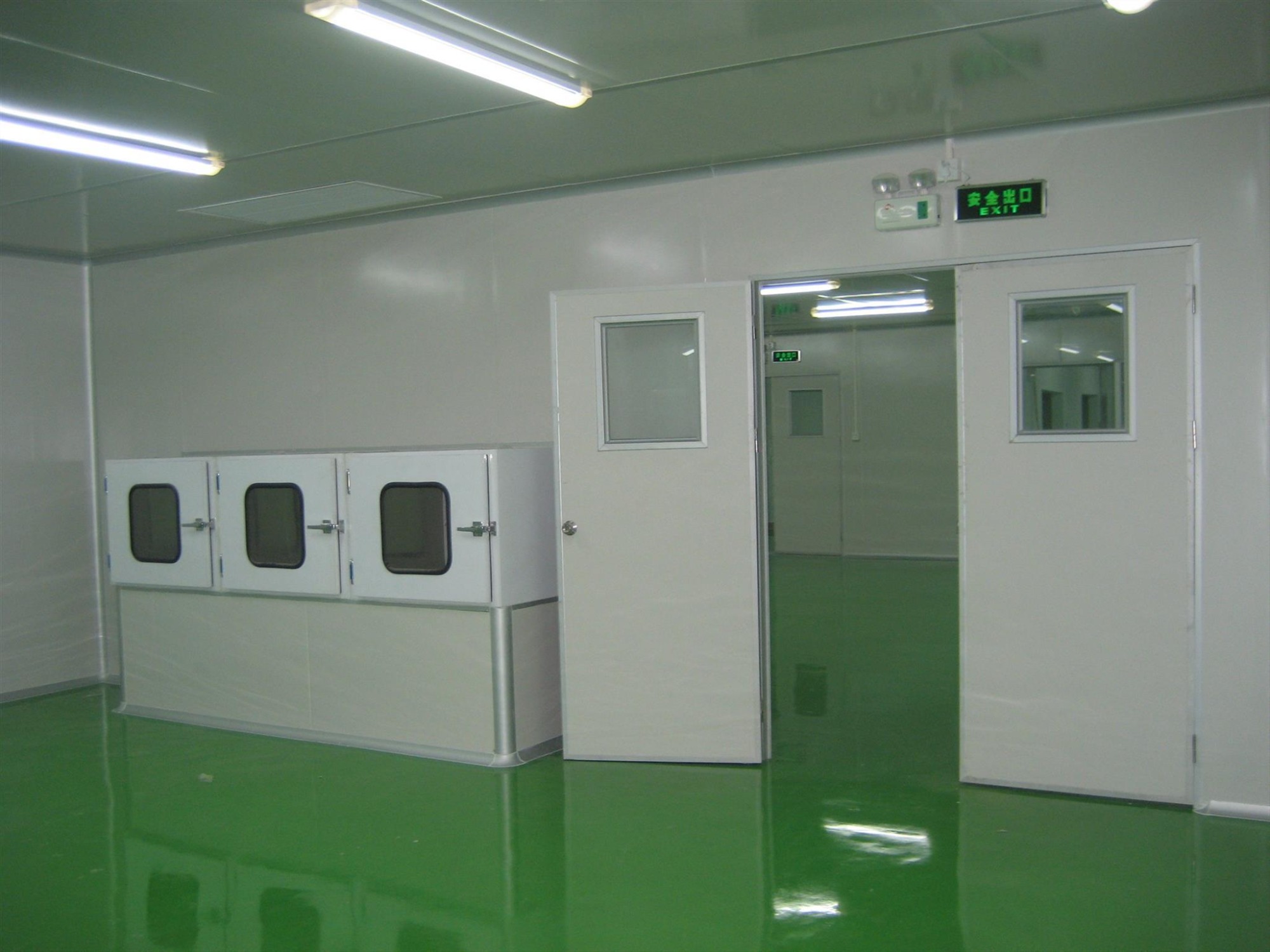 彩钢岩棉复合板生产过程与成品展示
