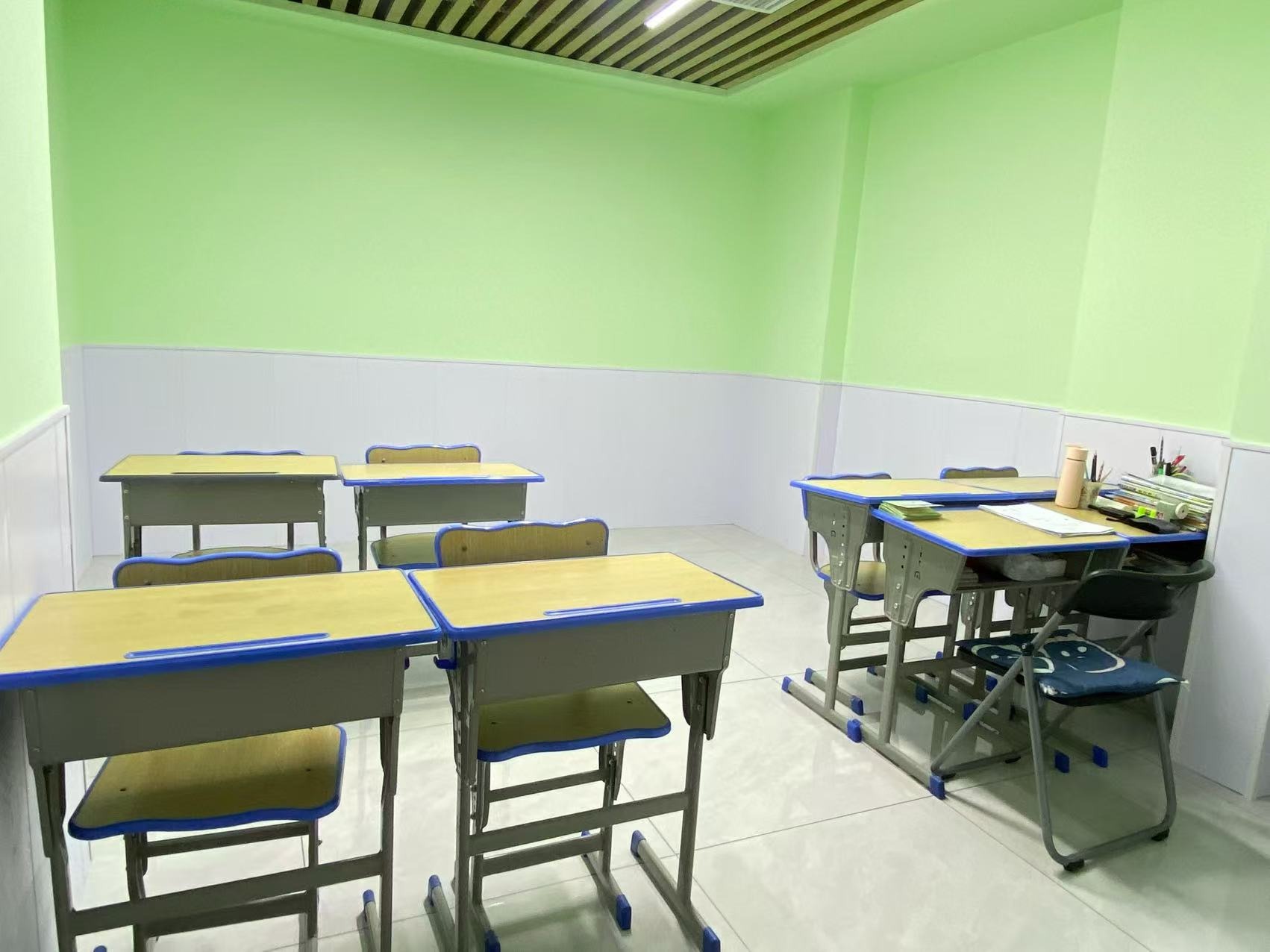 少儿拼音教学场景