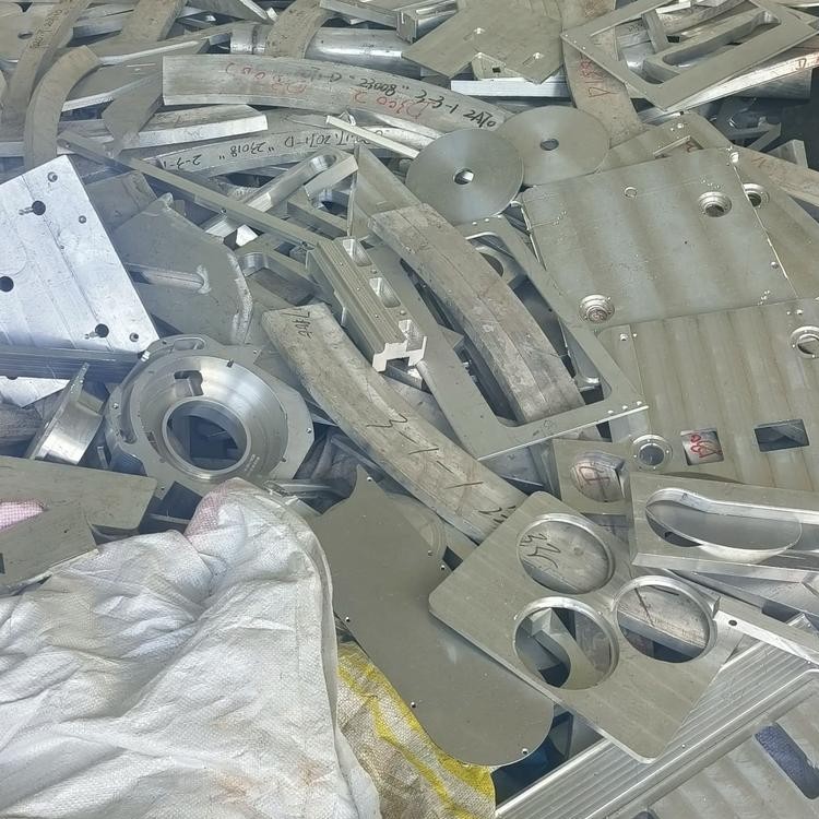 有色金属回收作业场景