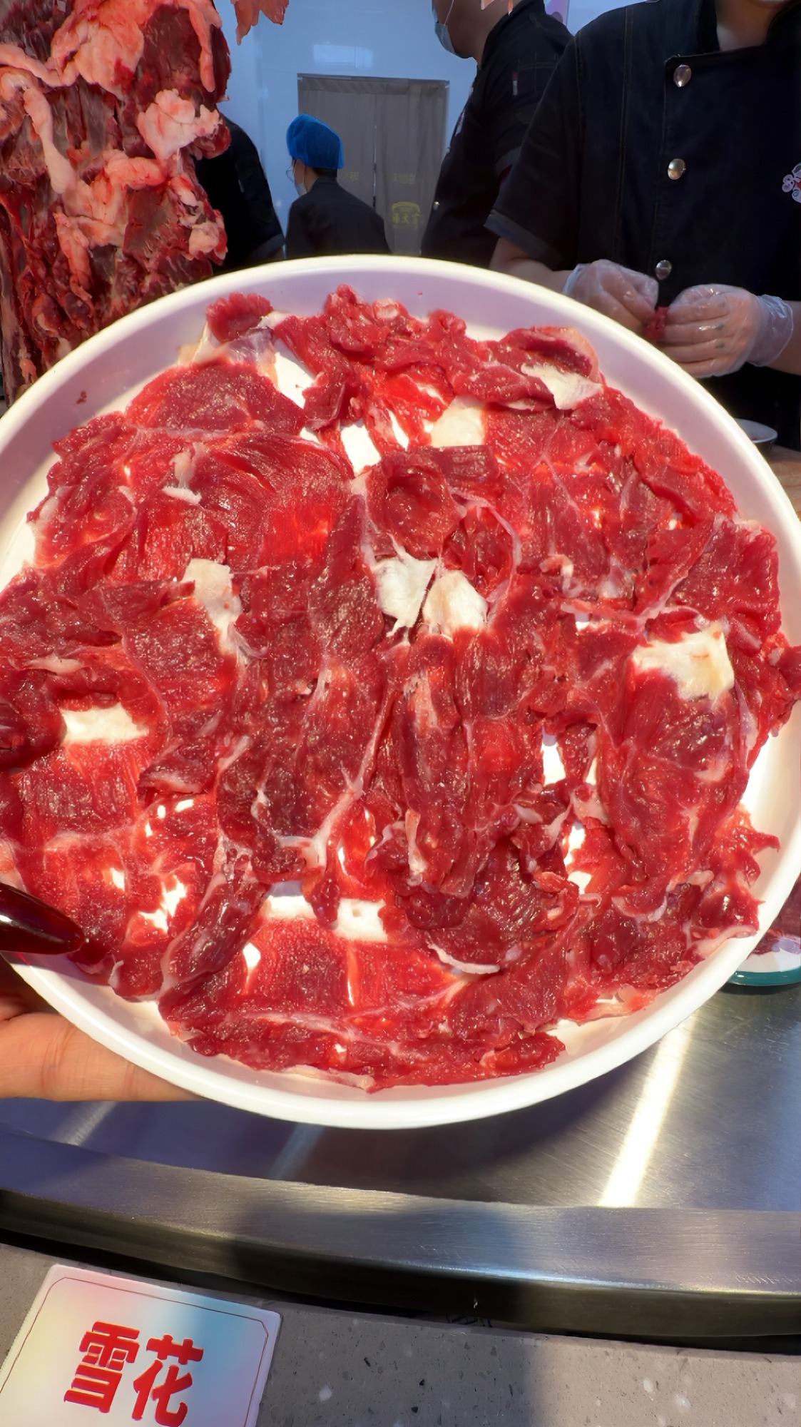 现切牛肉明档展示