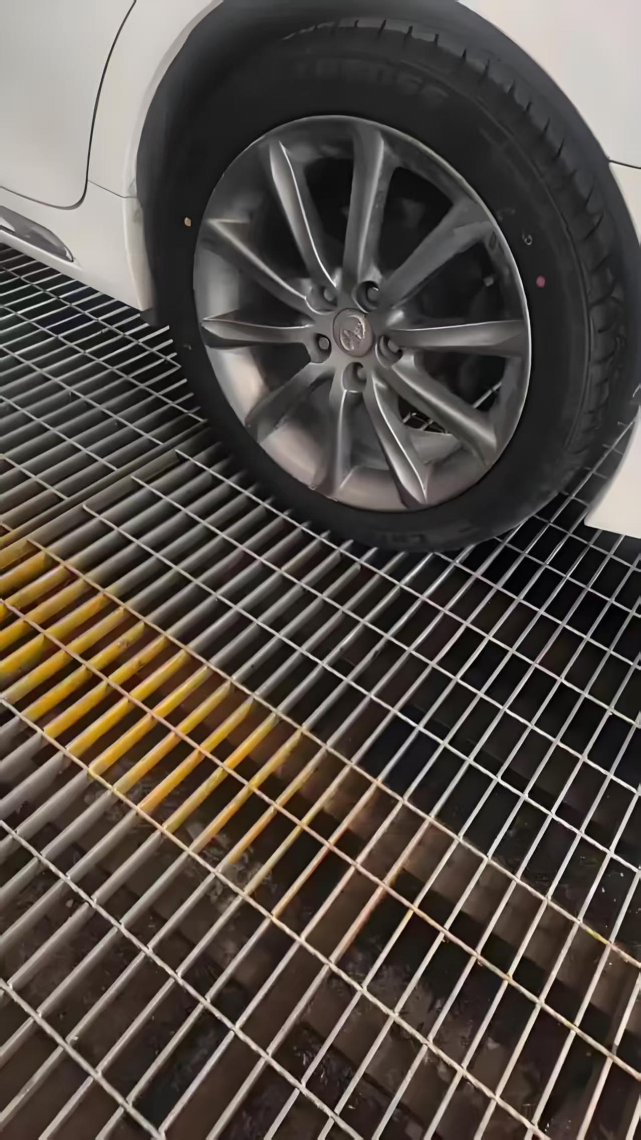 platform steel grating example