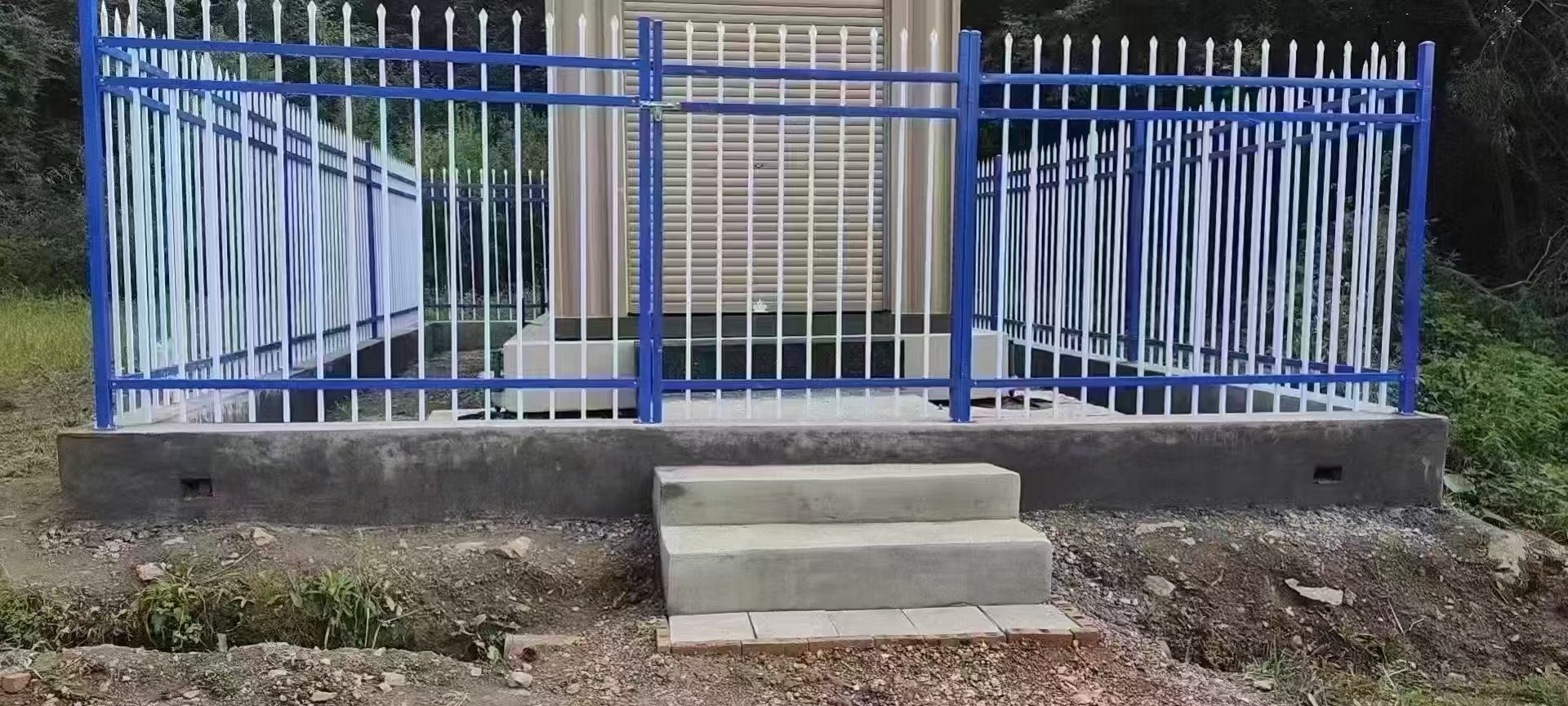 锌钢阳台防护栏实景图
