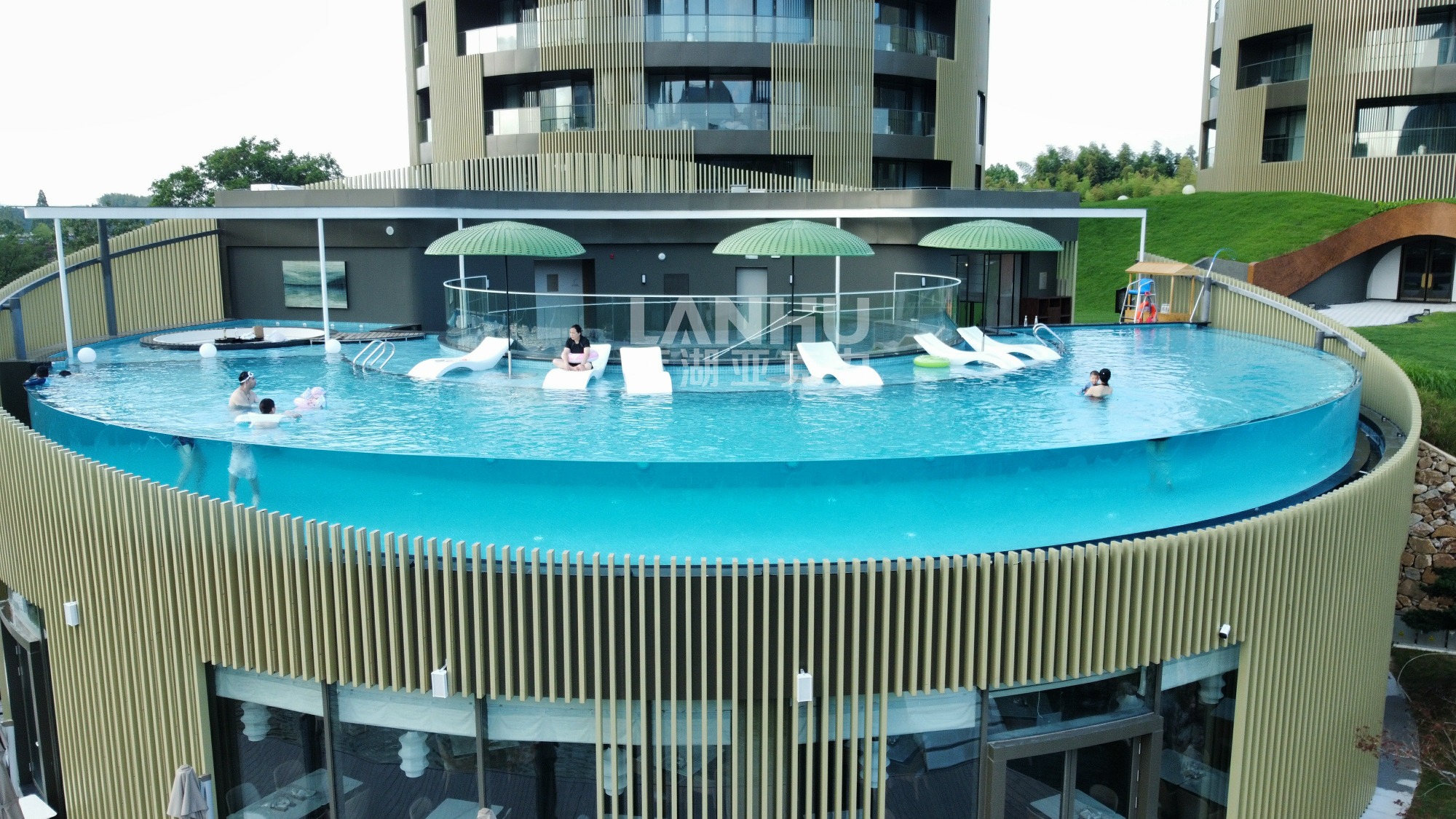Acrylic Pool Manufacturing