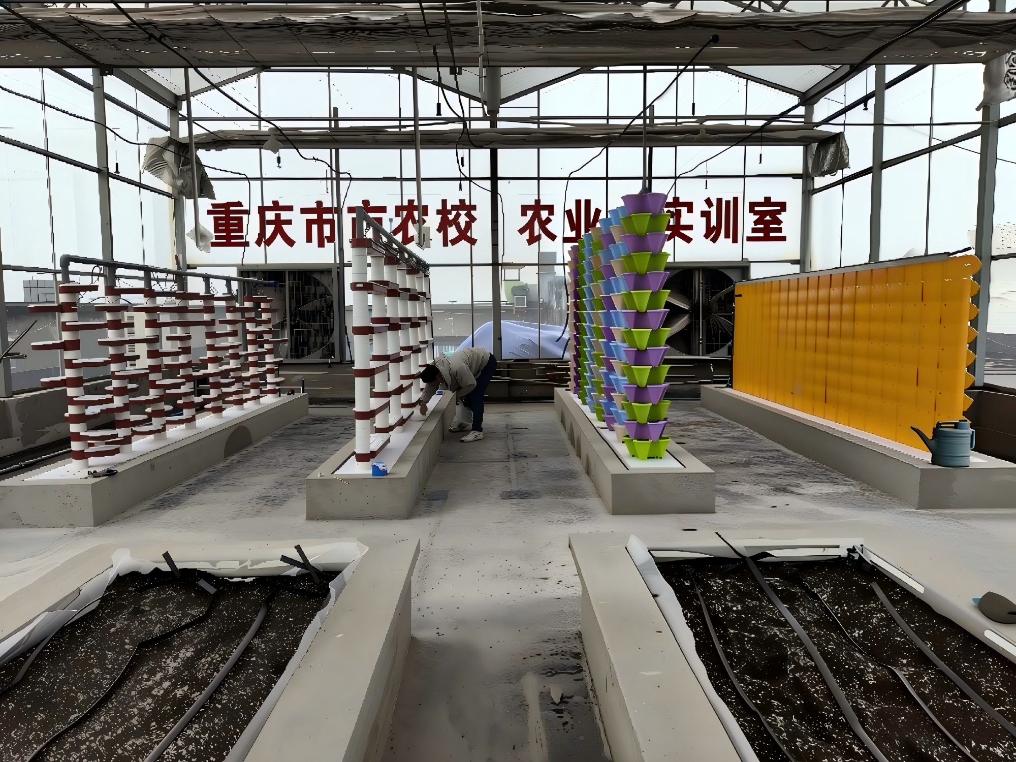 温室控制主机内部结构与接线示意图