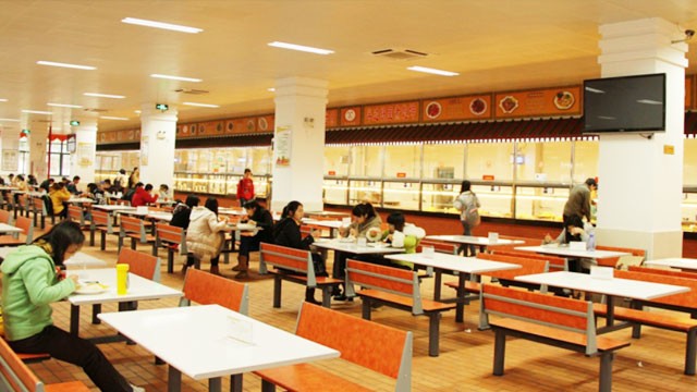 社区食堂供餐场景