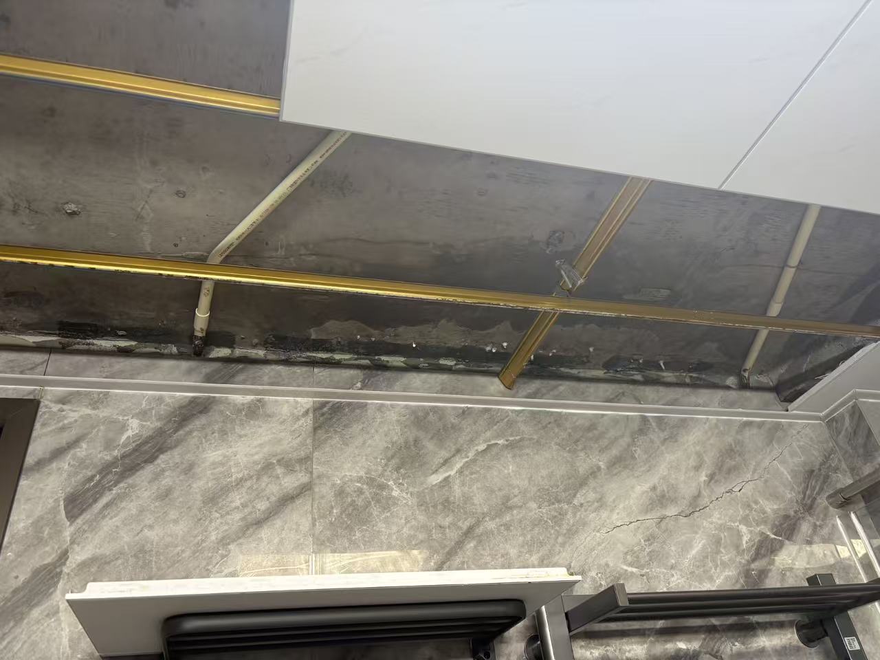 厂房防水施工现场