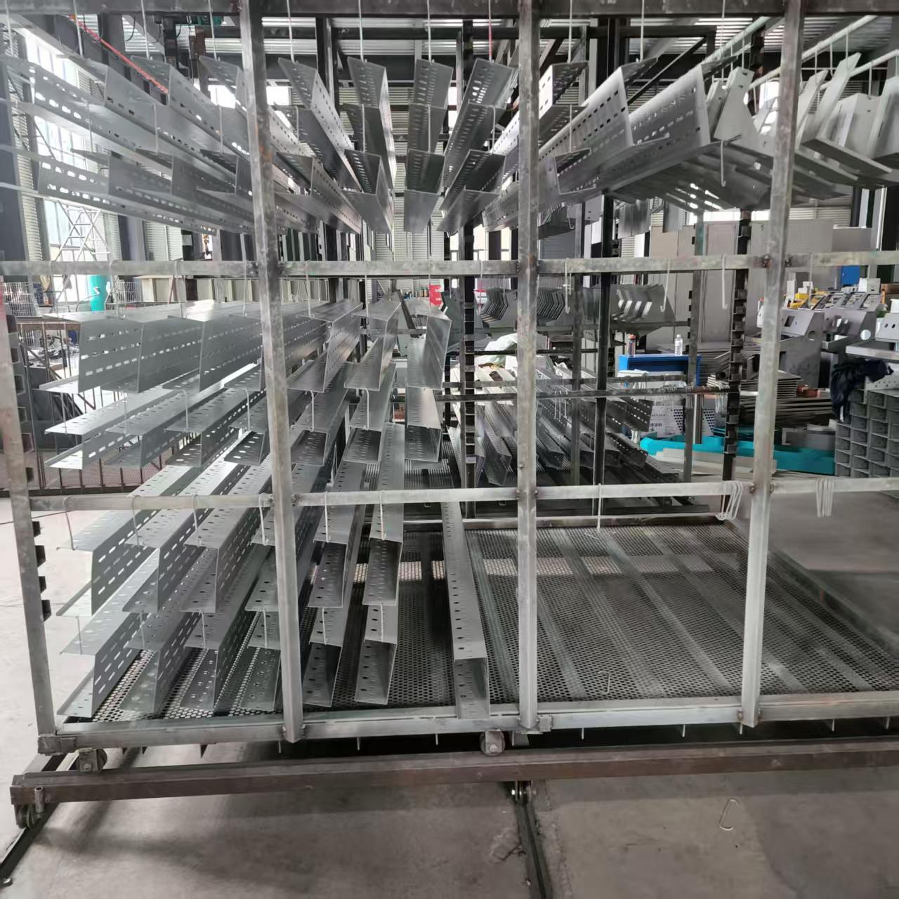 钣金加工生产车间实景