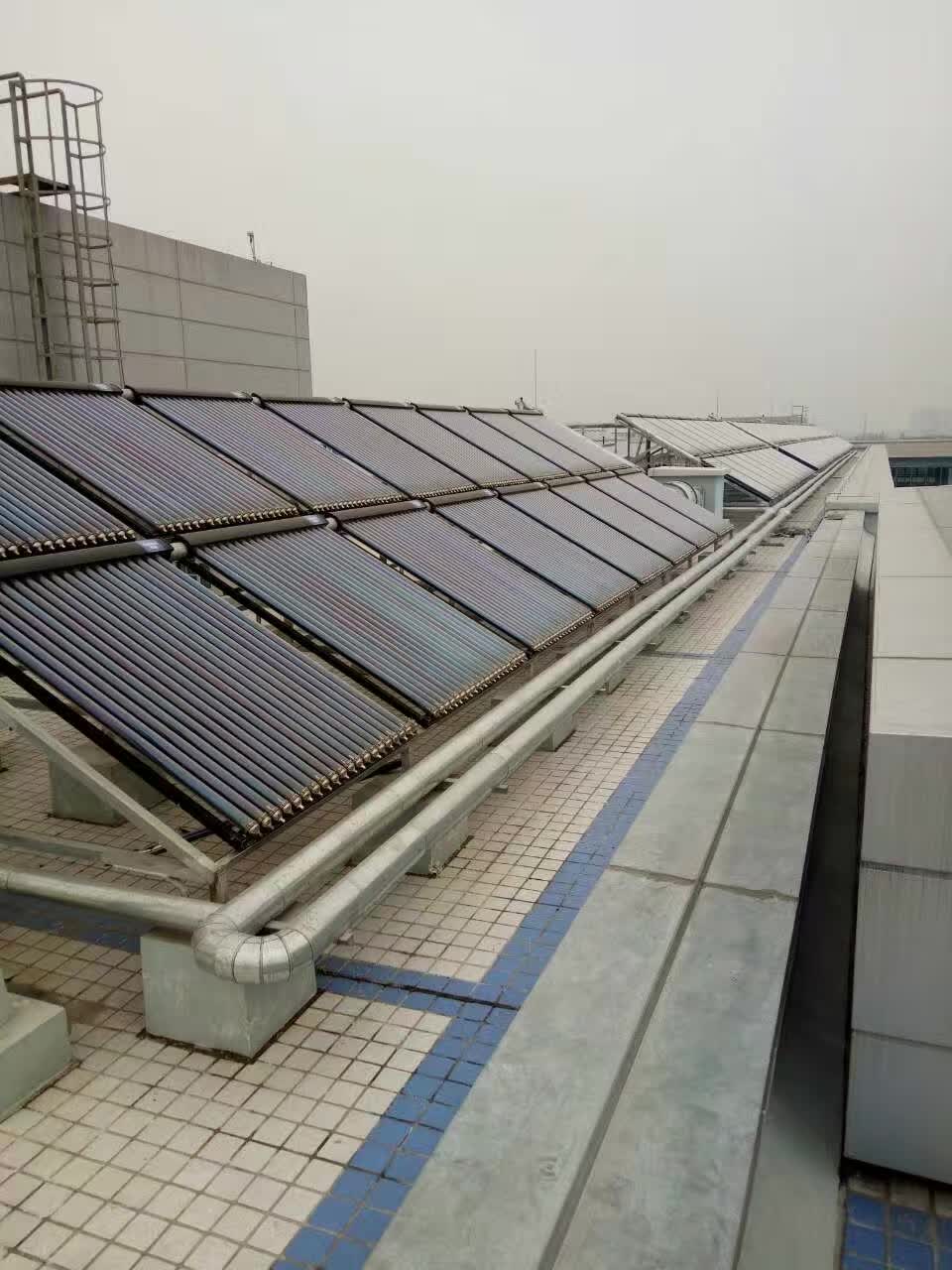 太阳能集热系统改造现场