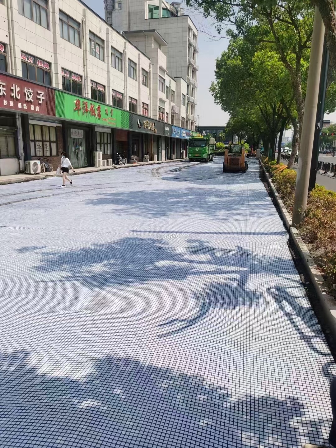 土工格栅生产实景图