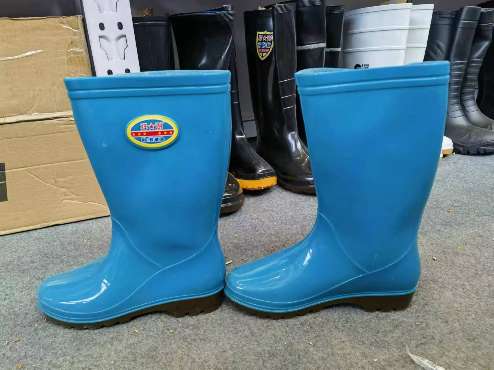 雨季施工怎么选？石家庄口碑好的劳保雨具直供商石家庄日贸达商贸有限公司