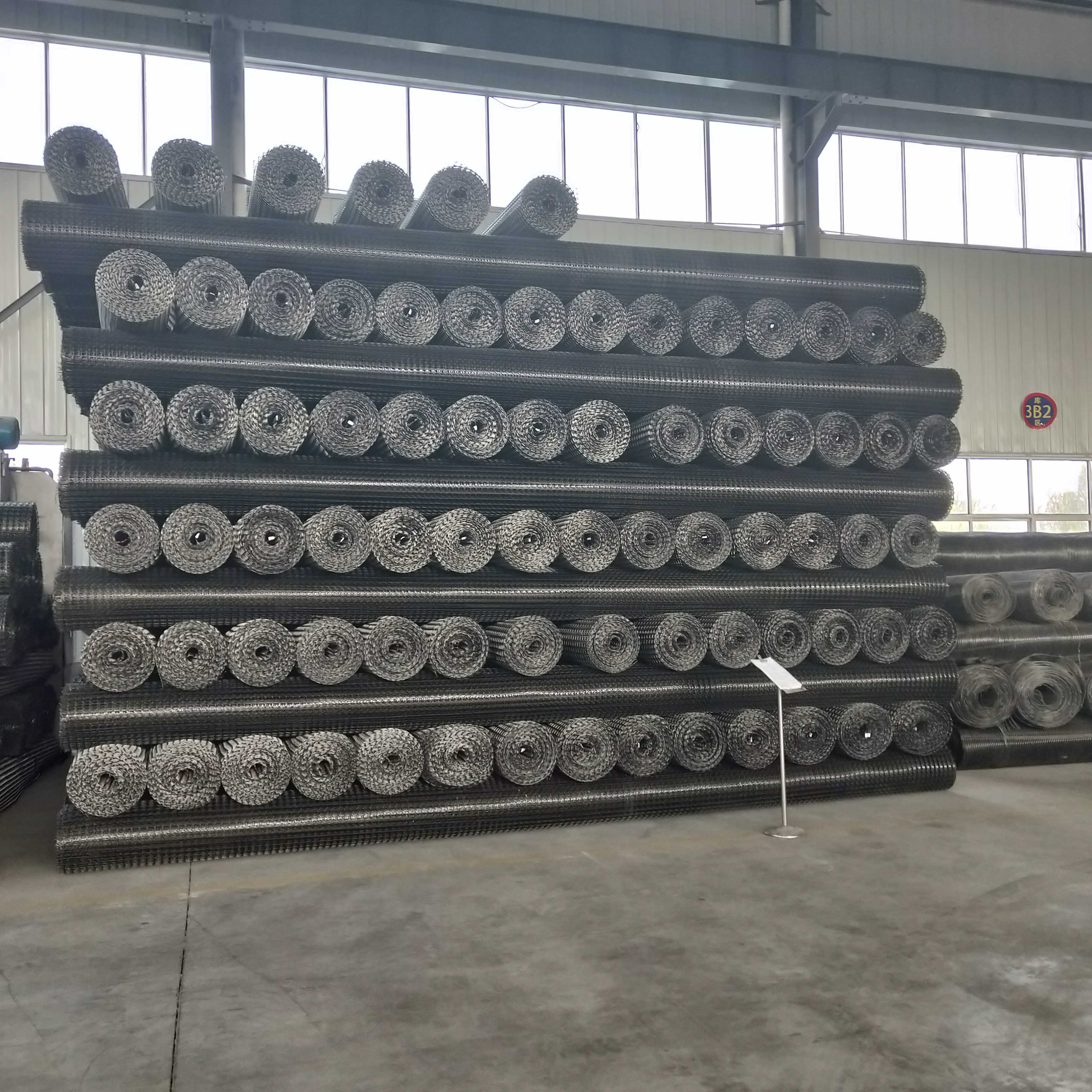 土工格栅生产与应用场景