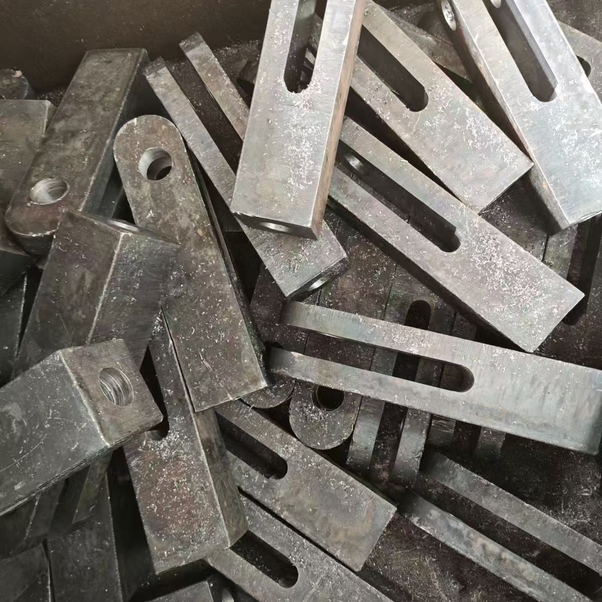 非标紧固件加工现场