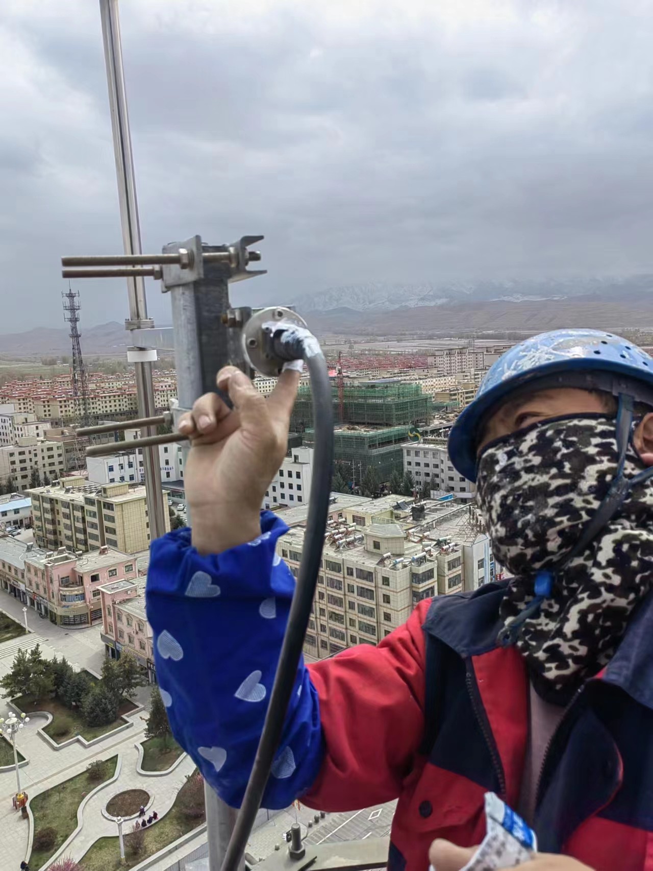 广电铁塔维保作业现场