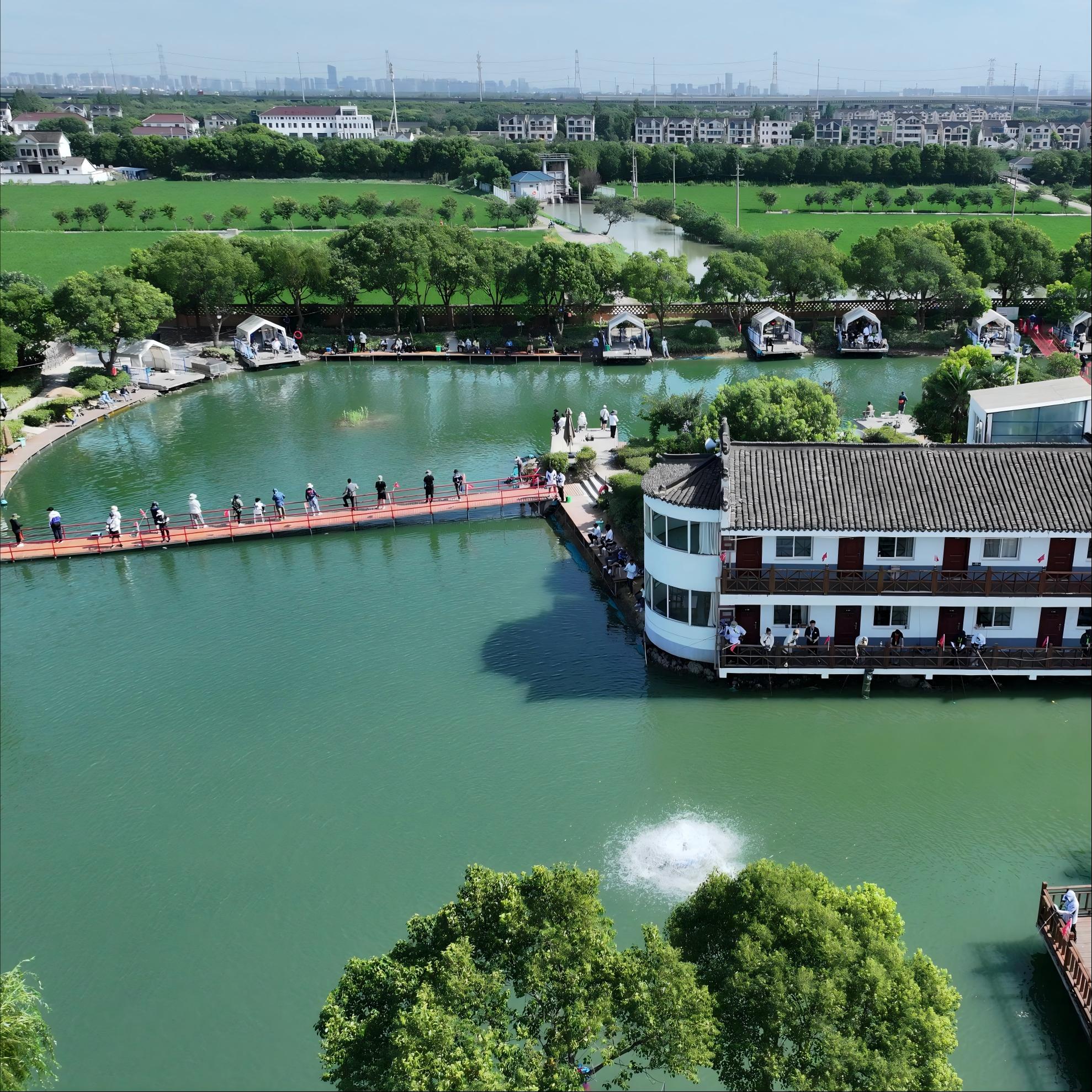 团建路亚服务场景