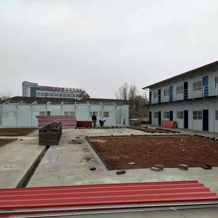 打包箱房施工现场