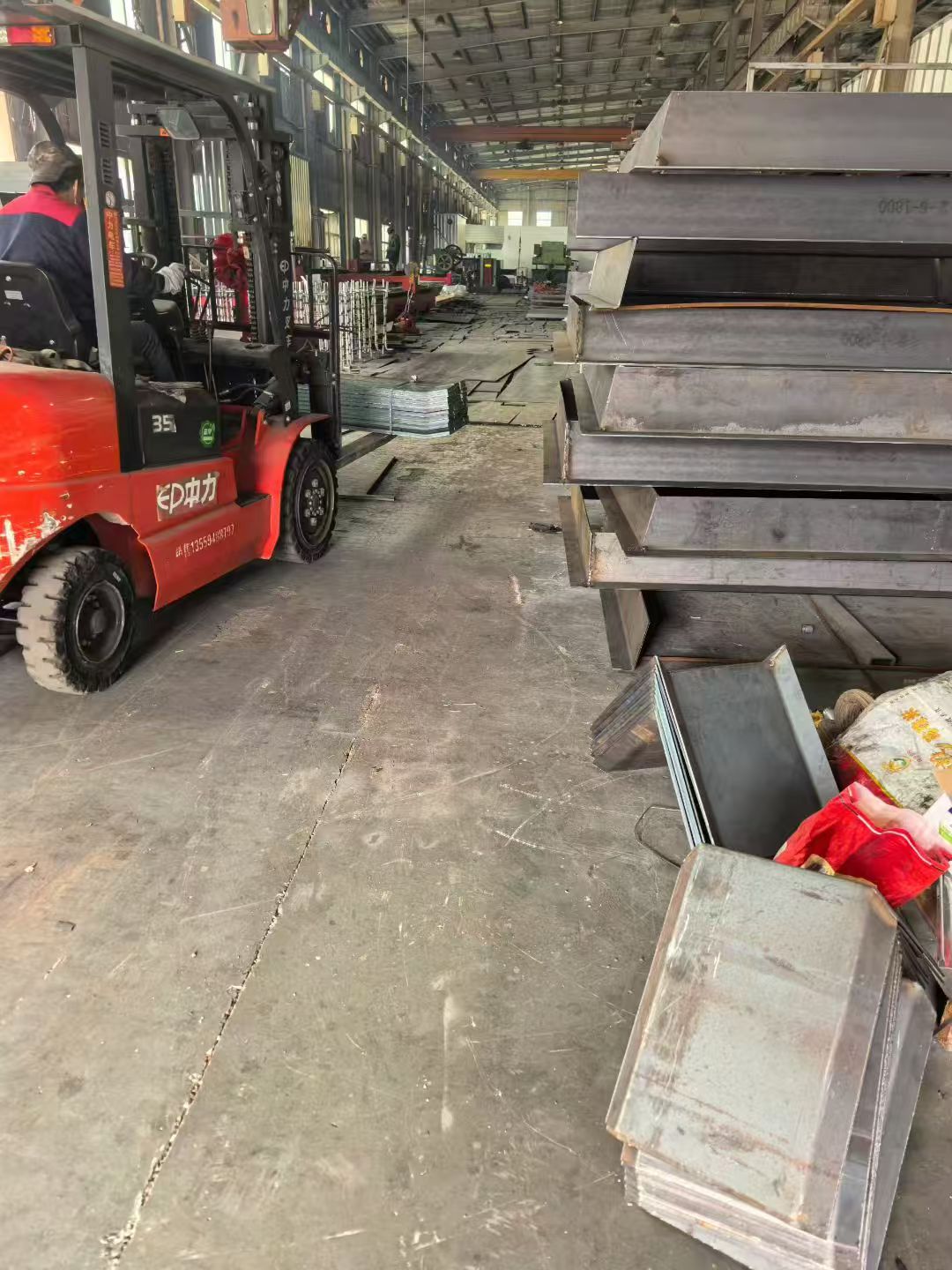板材激光切割现场