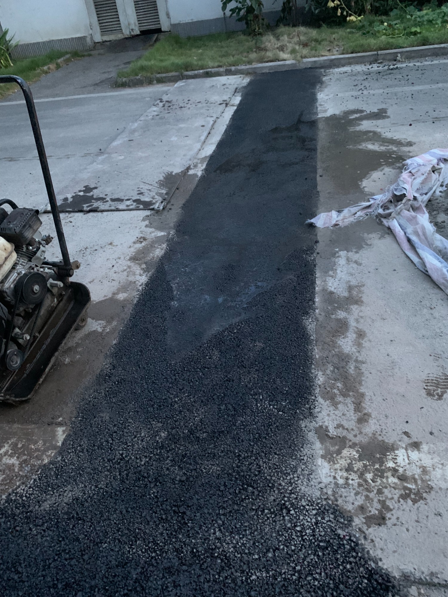 彩色透水路面施工现场