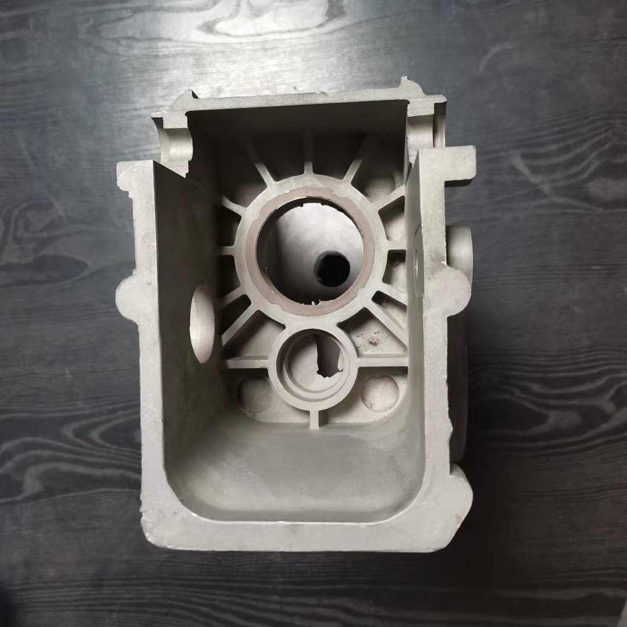压铸模具与产线实拍