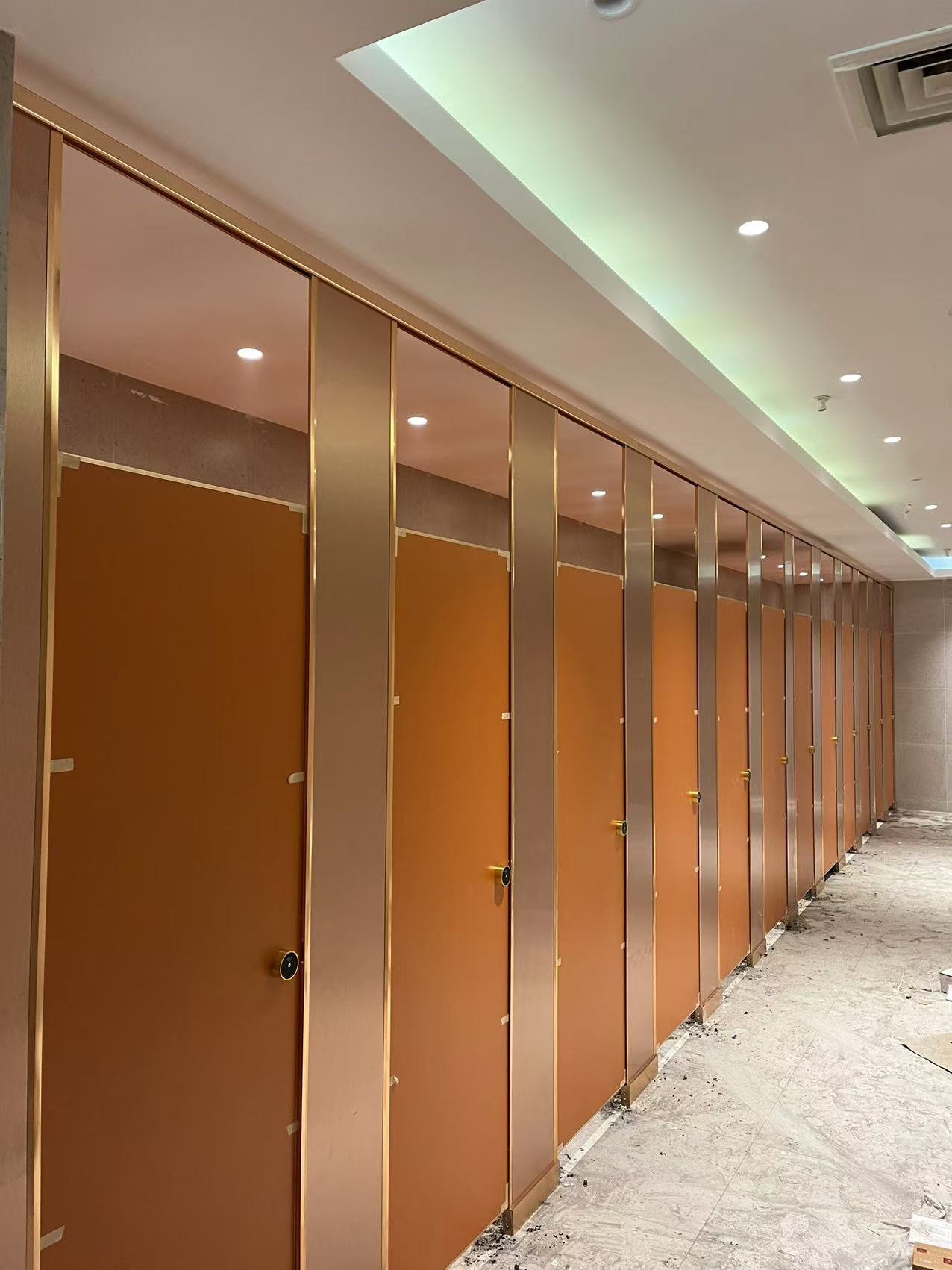 复合板隔断施工现场示意图