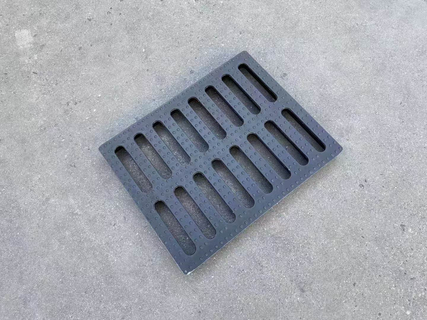 挑淄博排水沟盖板制造商看什么指标？附淄博恒越道路设施维护有限公司