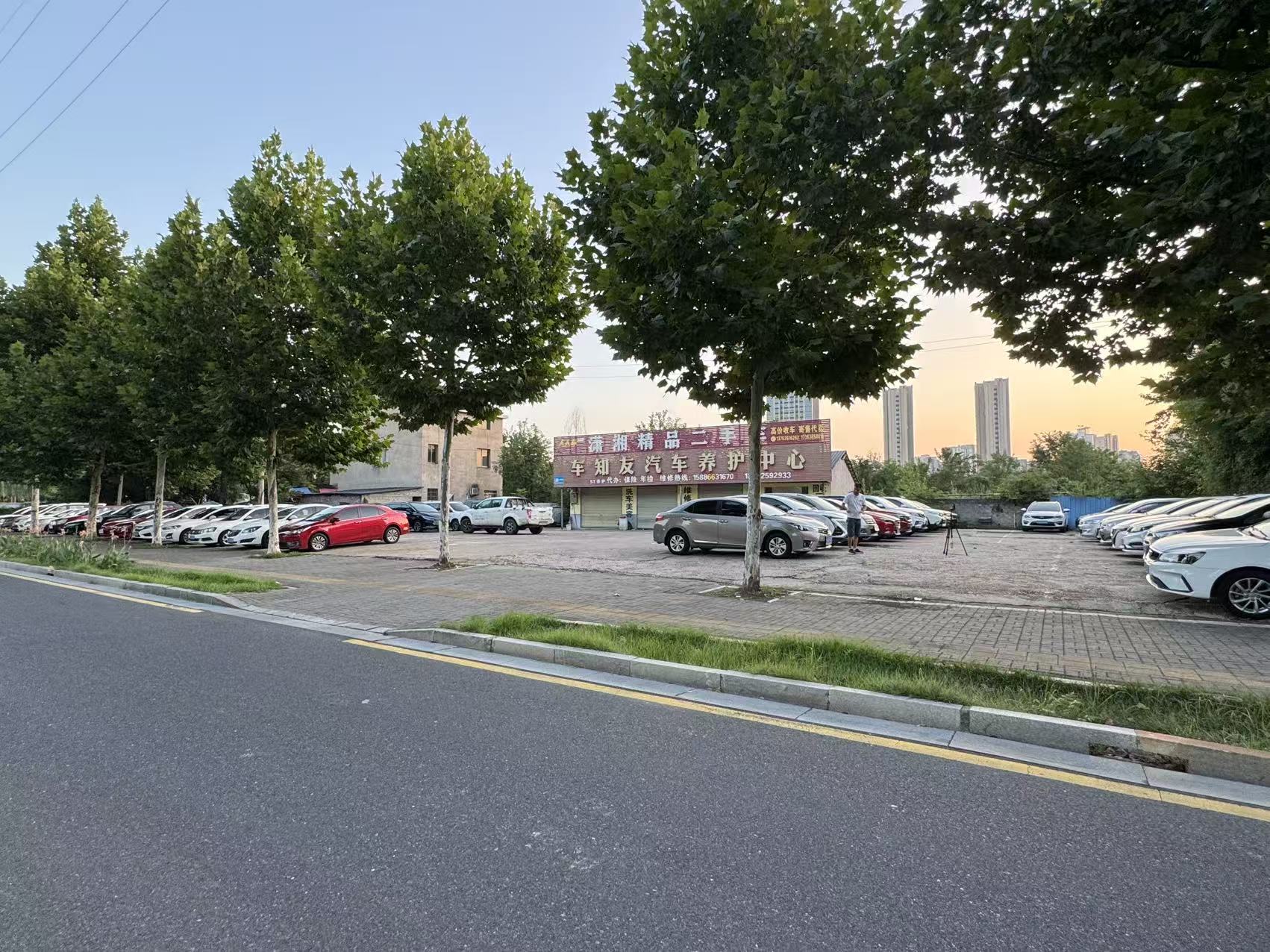 常德二手车车行实体展厅实景