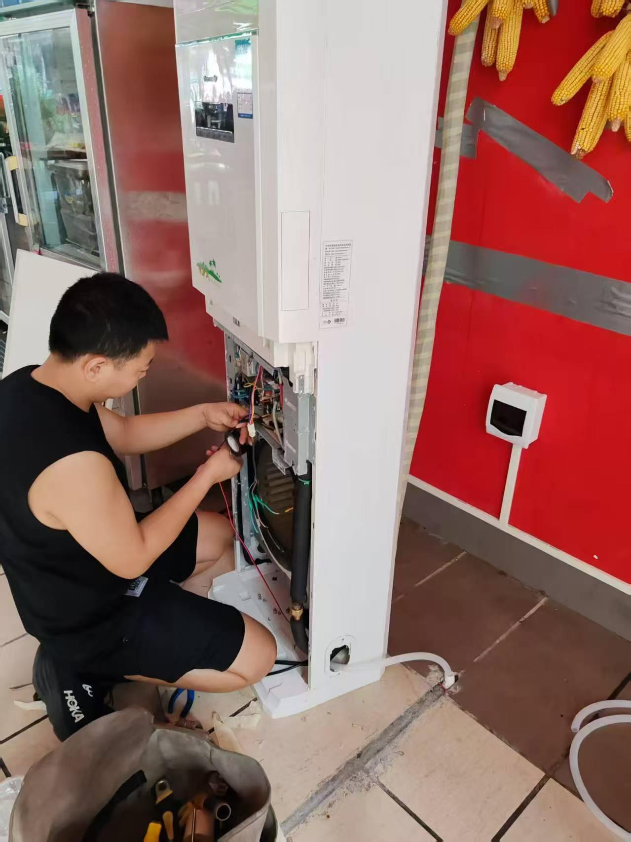 防腐材料施工现场