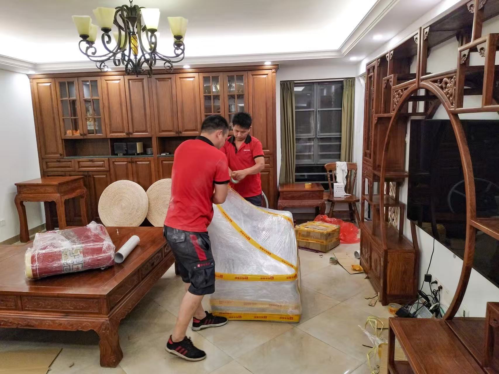 专业家具拆装作业现场