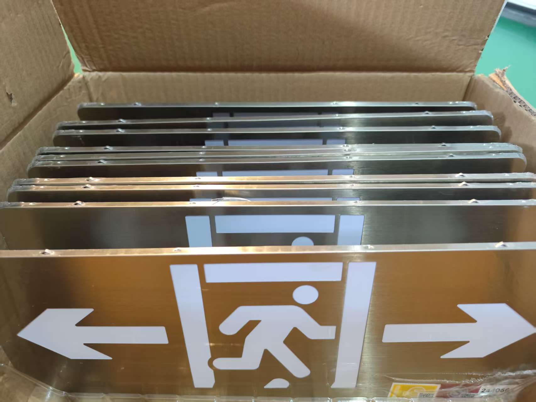 EPS电源生产车间与检测设备