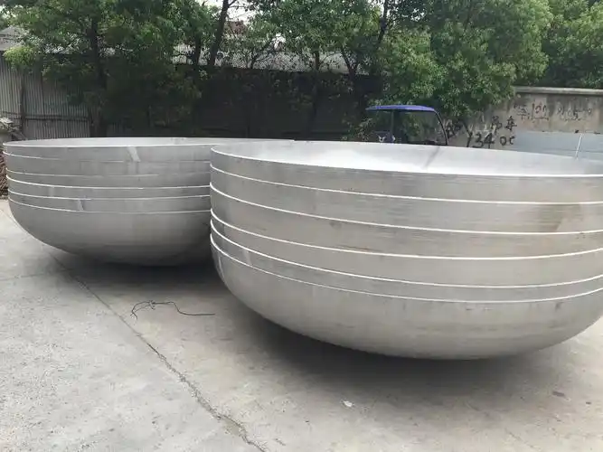 316L不锈钢管件生产现场