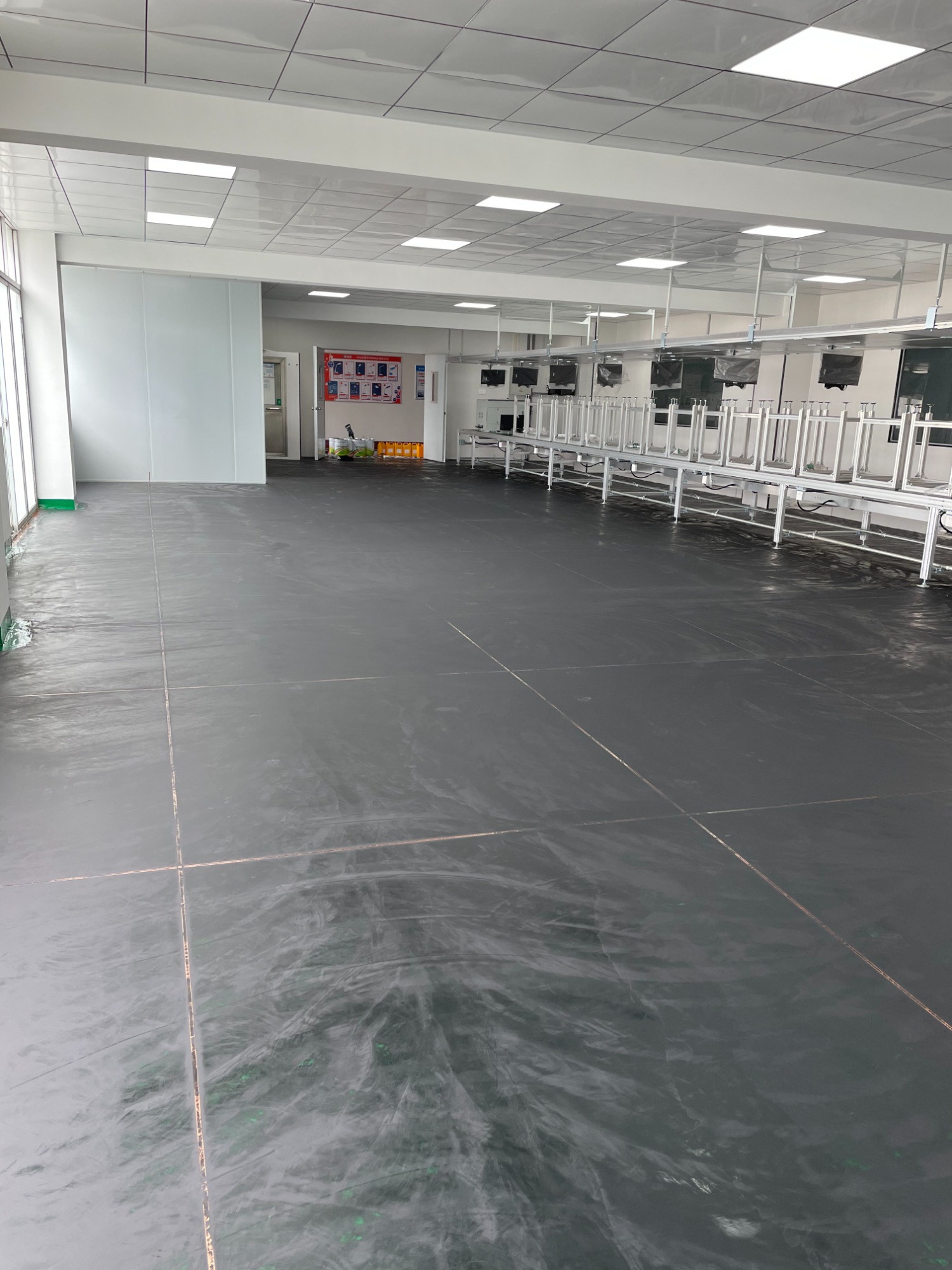 水磨石地坪施工现场