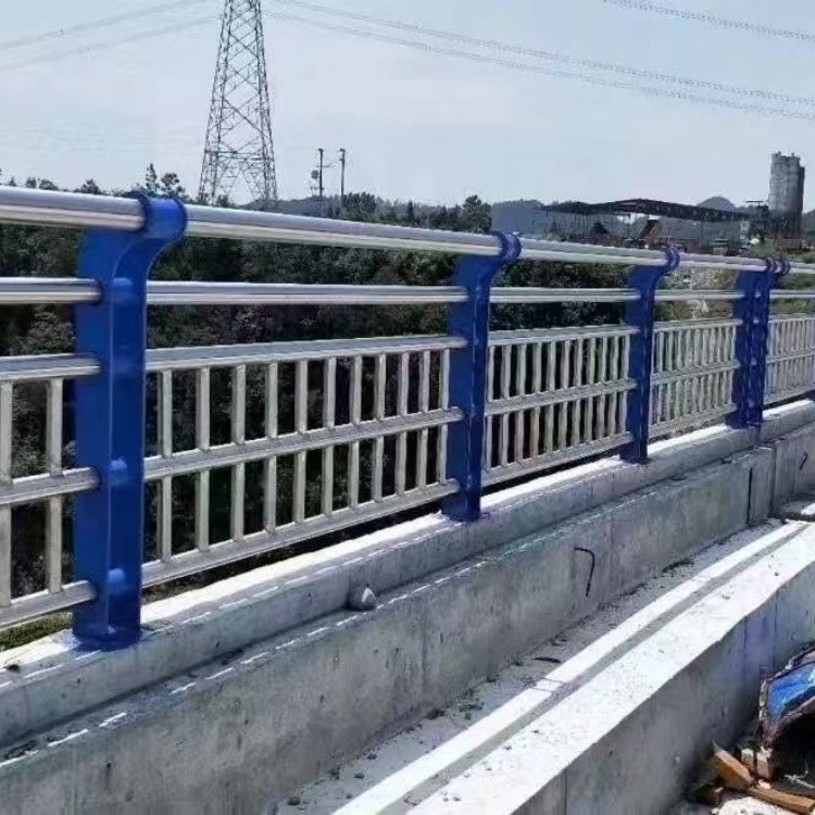 滨州304不锈钢护栏品牌怎么选？看清工艺再选山东梦语护栏有限公司