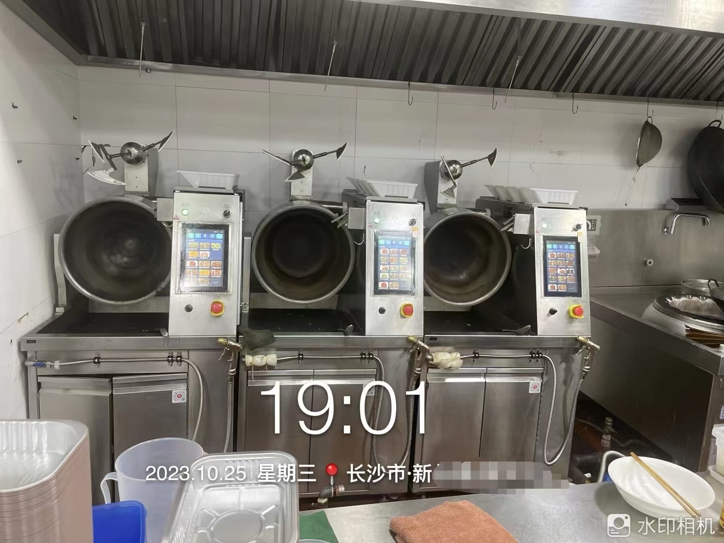 商用厨房设备维保现场