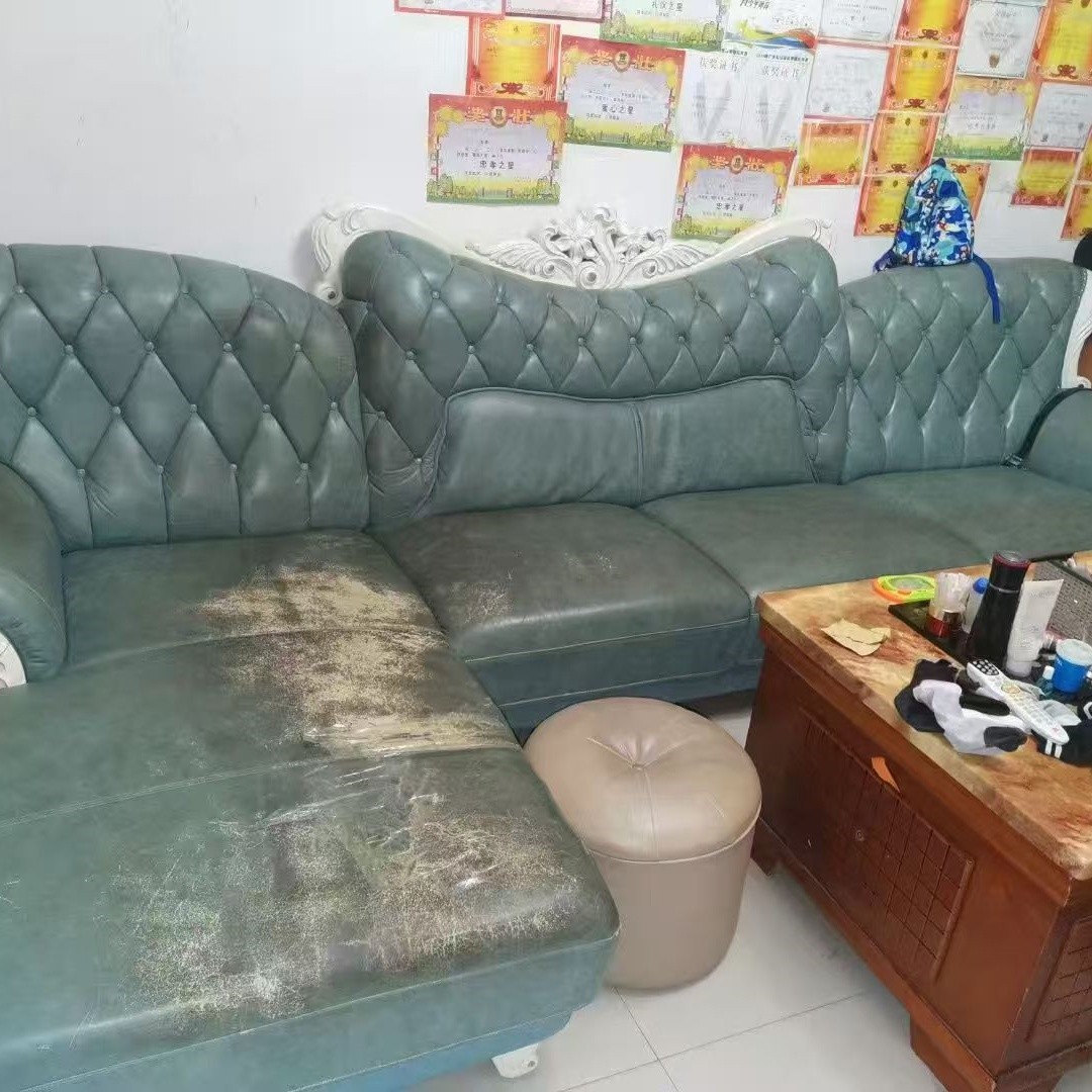 沙发翻新现场