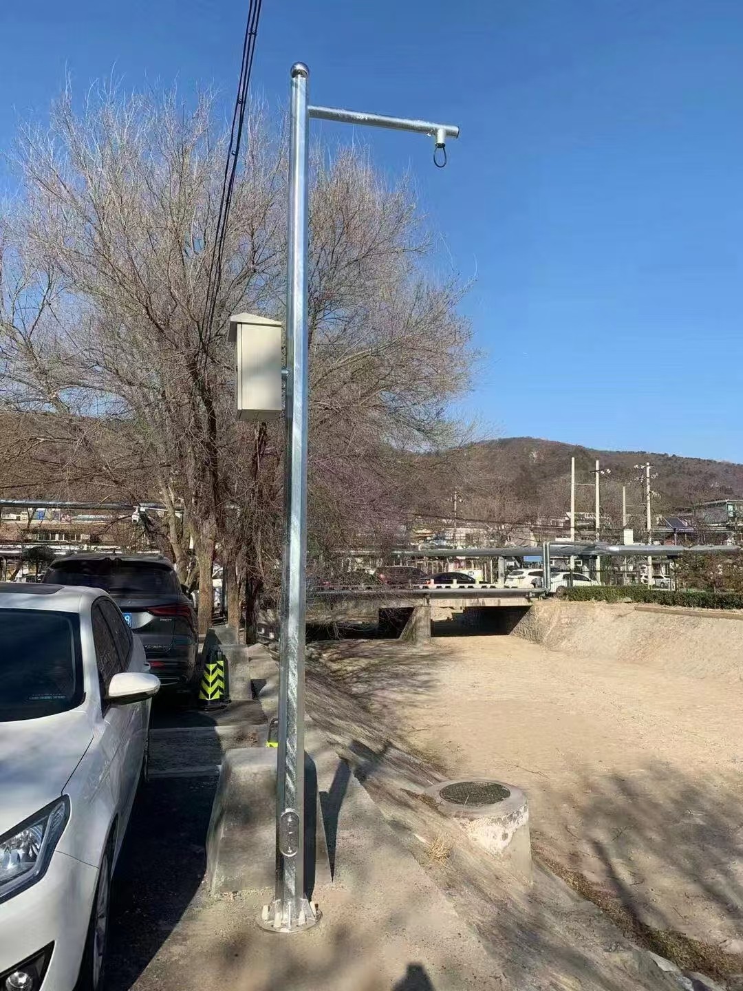 摄像机立杆结构示意图