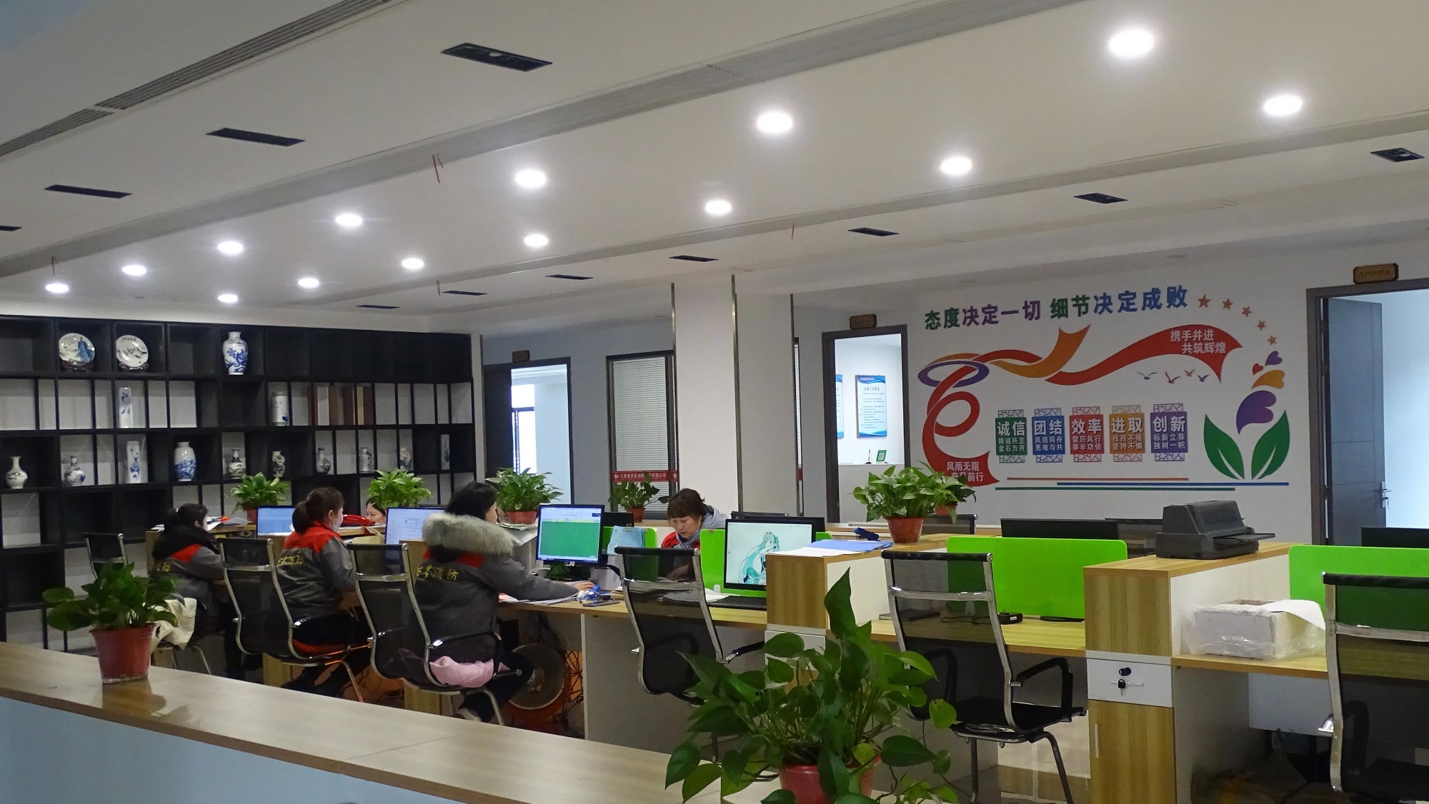挡烟垂壁实物与应用场景