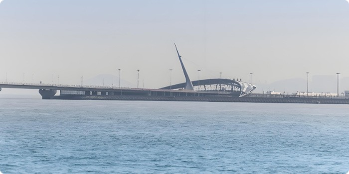 港珠澳大桥观光游船实景图